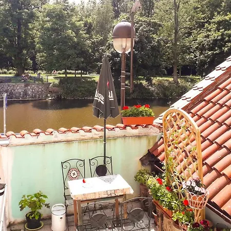 Romanticky Apartman U Veze Zelezna Panna Apartment